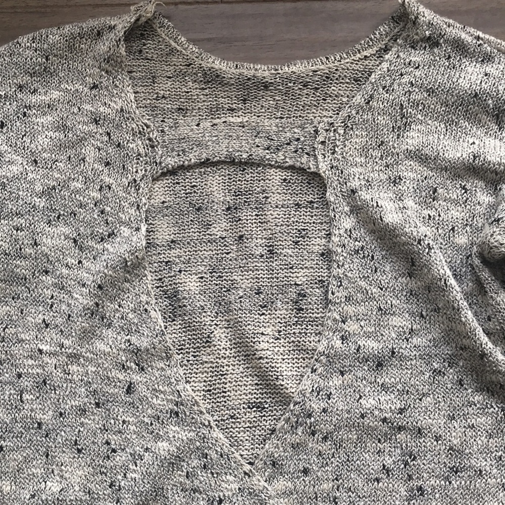 Open back sweater - Picture 3 of 3